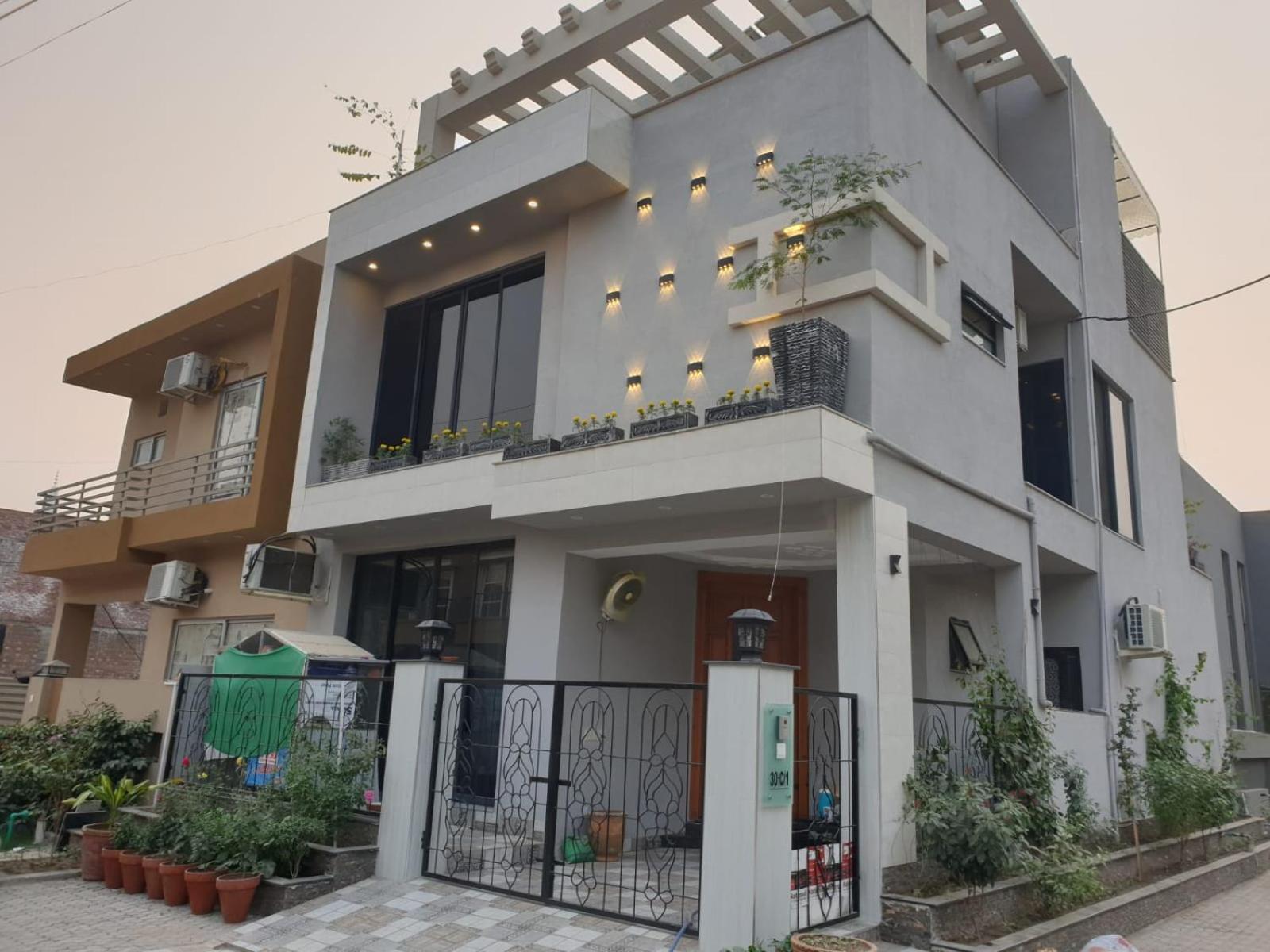 Grey Orchard Homestay - A Family Place Lahore Exterior photo